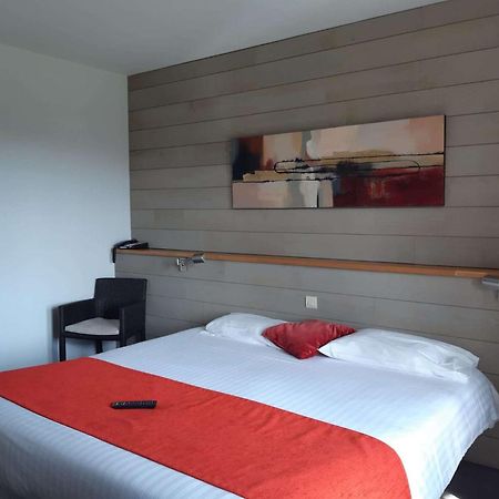 Brit Hotel Du Golf Le Lodge Salies-de-Bearn Bagian luar foto