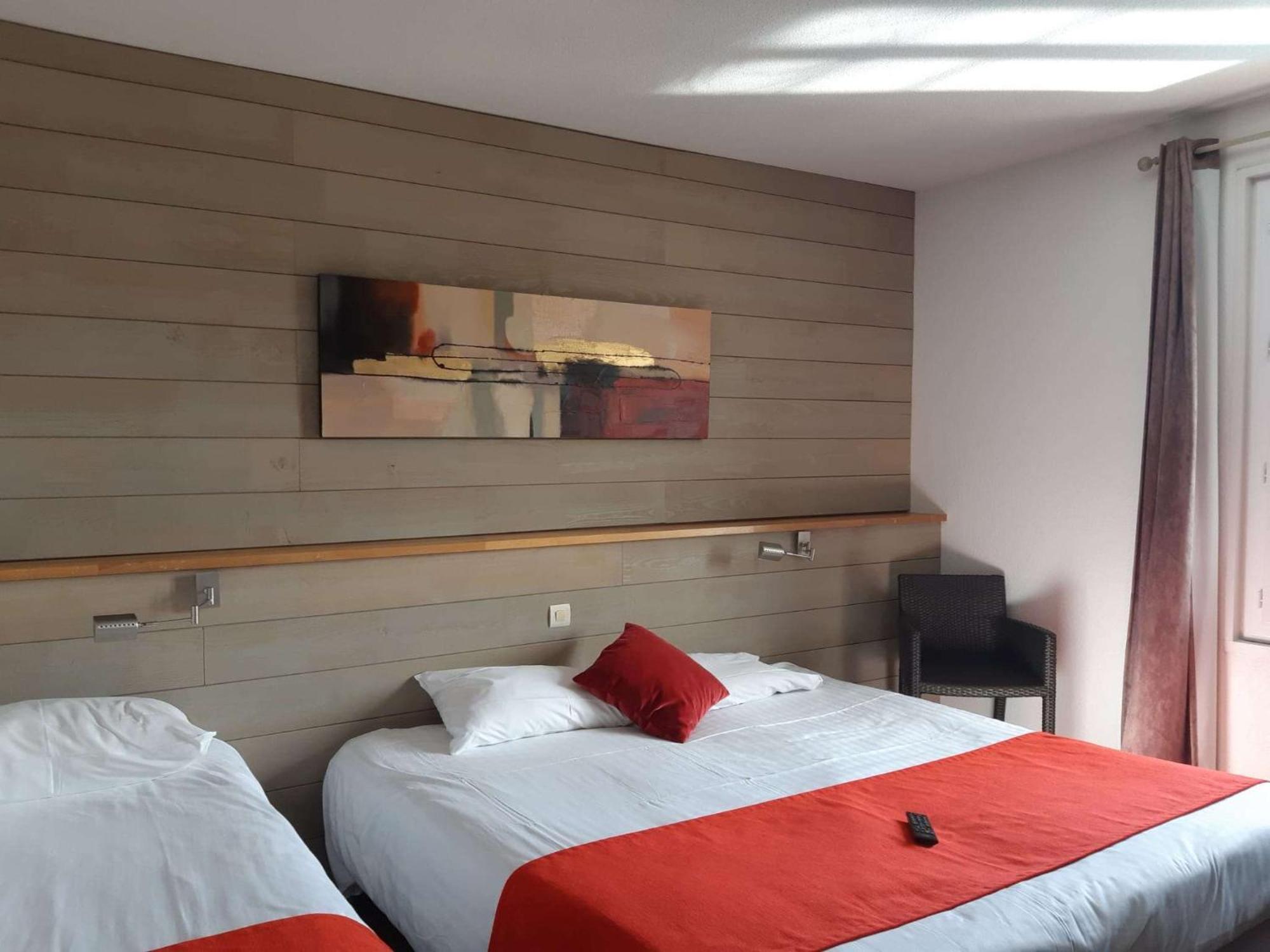 Brit Hotel Du Golf Le Lodge Salies-de-Bearn Bagian luar foto