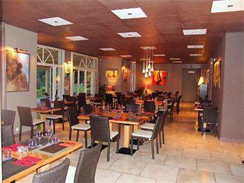 Brit Hotel Du Golf Le Lodge Salies-de-Bearn Bagian luar foto