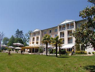 Brit Hotel Du Golf Le Lodge Salies-de-Bearn Bagian luar foto